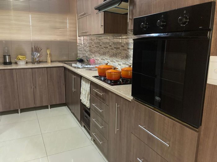 Ennerdale Ext 3 House For Sale: 3 Bedrooms, Garage, Spacious Vacant Land.