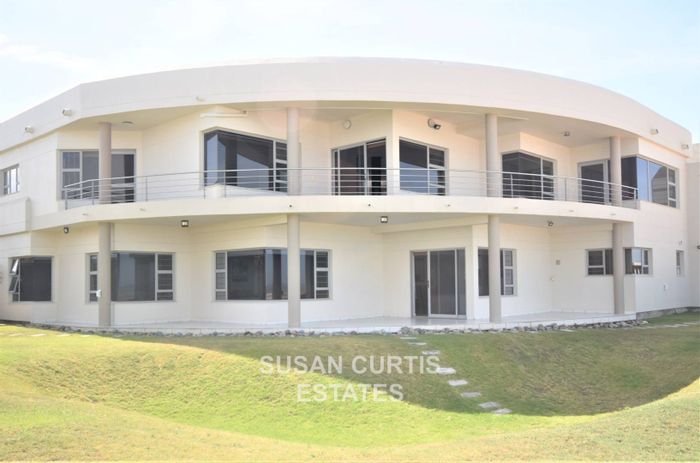 Vogelstrand House For Sale: Seafront, 6 bedrooms, large garden, Air B&B potential.