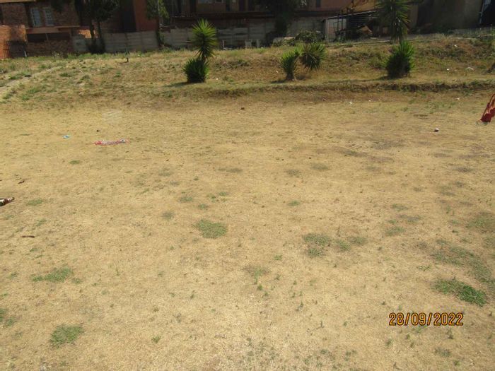 Property #2068706, Vacant Land Residential for sale in Lombardy East