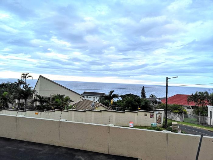 Coastal Apartment for Sale in Manaba Beach: Ocean Views, 2 Bedrooms, Secure Complex.