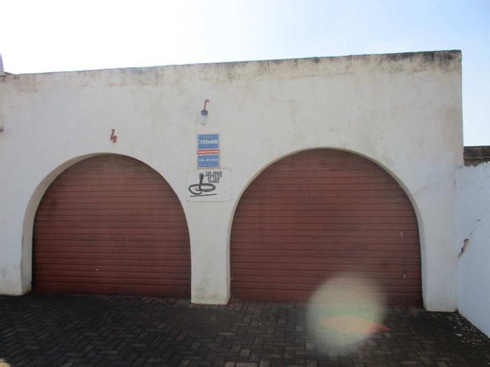 House for Sale in Meyerton Park: 3 bedrooms, double garage, spacious layout.