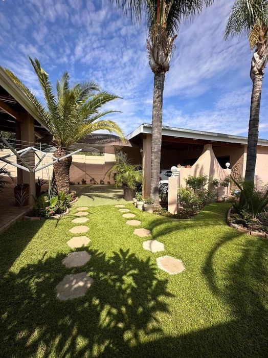 Academia 46 Houses for sale