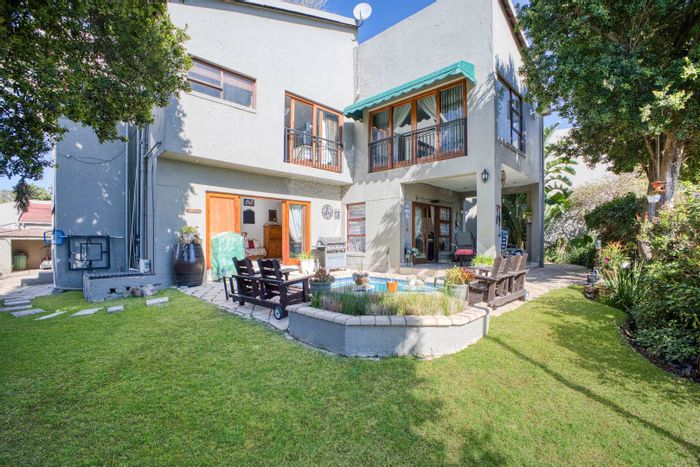 For Sale: Family Townhouse in Magaliessig with pool, staff quarters, and secure estate.