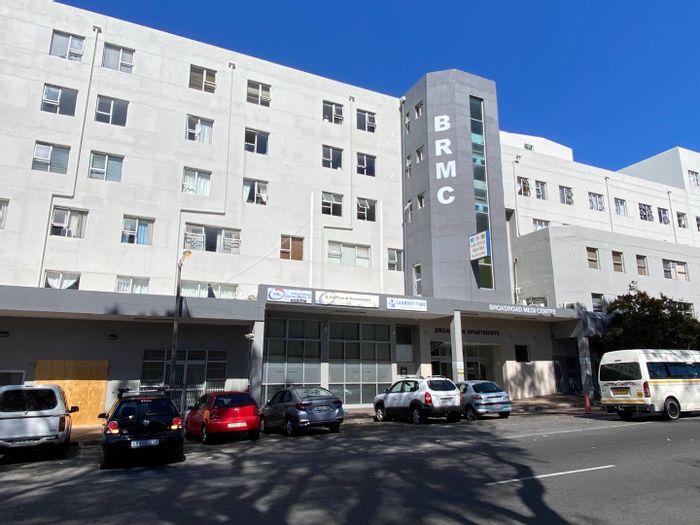 Wynberg Apartment For Sale: 1-bedroom, parking, tenant-occupied, near amenities.
