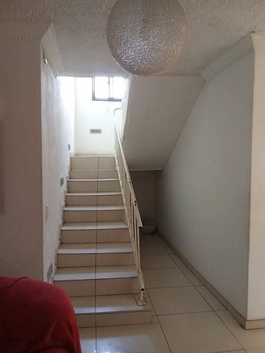 Property #2422358, House For Sale in Windhoek East