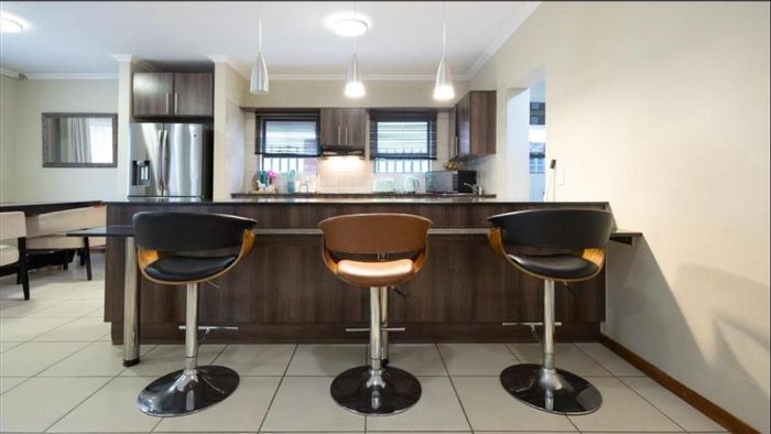 Elandspark Townhouse For Sale: 3 bedrooms, garden, low-maintenance complex, prepaid electricity.
