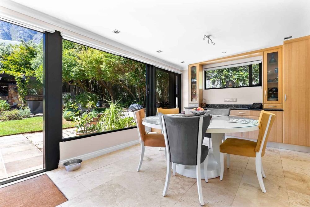 Dining area opening to the garden 