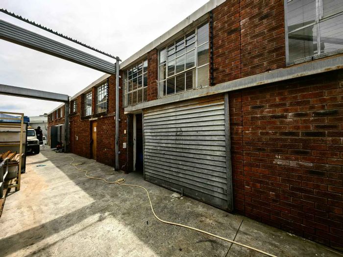 Property #2199022, Industrial rental monthly in Ottery