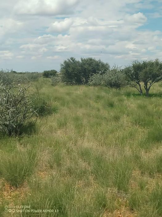 For Sale: Small Holding in Stampriet Central with 3 boreholes and aquifers.