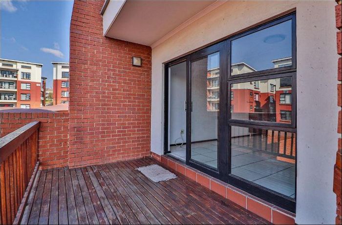 Property #2067076, Apartment for sale in Greenstone Hill