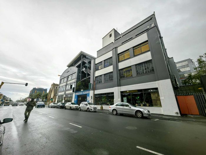 Office Space To Rent in Woodstock: 229m2, boardroom, private offices, great views.