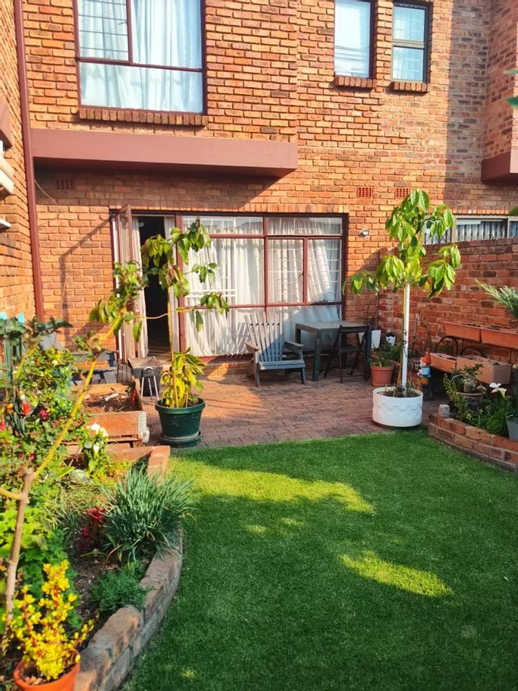 Enclosed/private garden