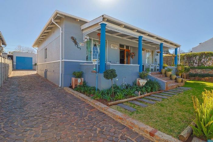 Krugersdorp North House For Sale: Renovated, Spacious, with Flatlet and Garden!