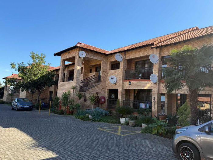 Property #2390016, Townhouse For Sale in Monument