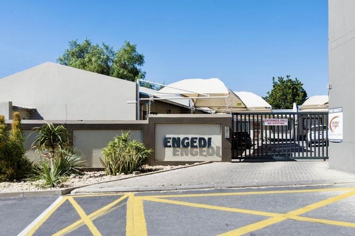 For Sale: Income-generating Apartment Complex in Pioniers Park with 44 Units.