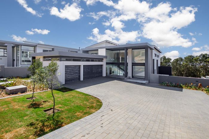 For Sale: House in Eye Of Africa with 5 bedrooms, pool, and golf estate access.
