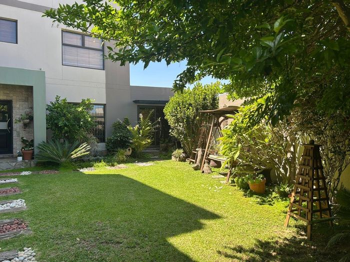 Property #2400321, House Rental Monthly in Long Beach