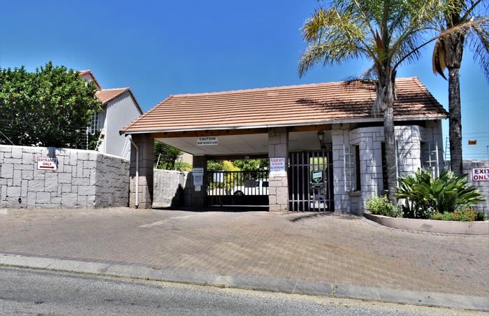 Property #2195162, Townhouse rental monthly in Isandovale