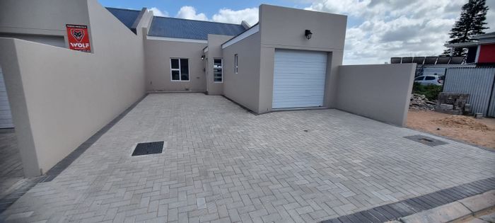 House for Sale in Langebaan Central: 2 Bedrooms, garage, outdoor braai area.