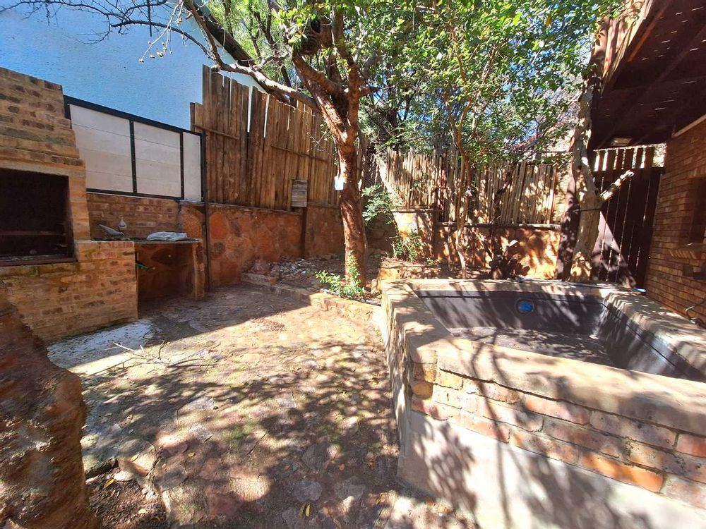 Courtyard with braai and splash pool