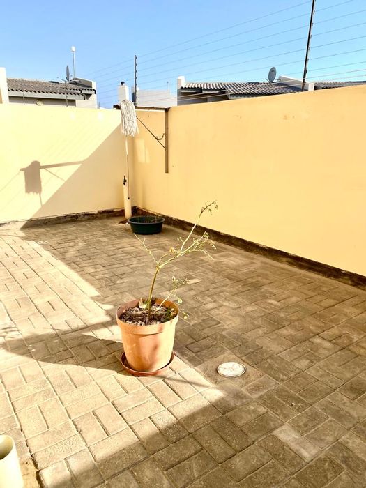Property #2065082, Townhouse for sale in Walvis Bay Central