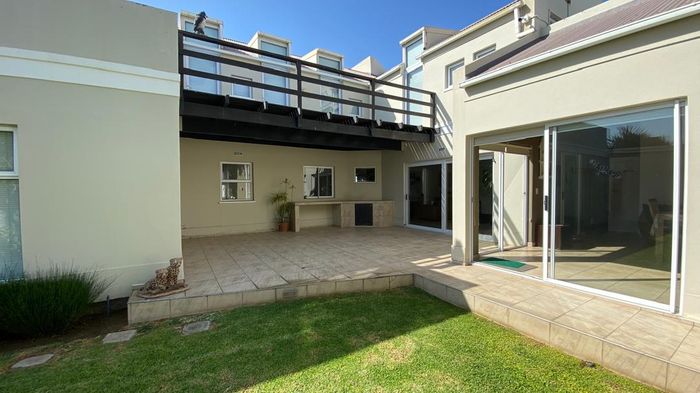 For Sale: Spacious Walvis Bay Central house with security, entertainment area, and garages.