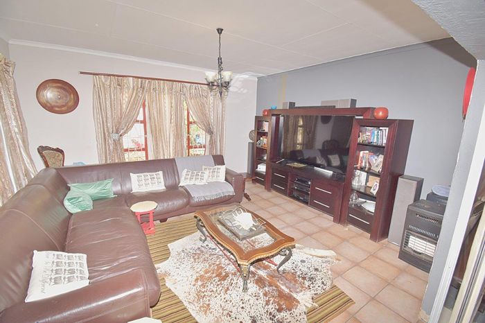 Property #2189053, House for sale in Crystal Park