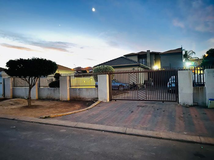 Property #2148098, House for sale in Atteridgeville