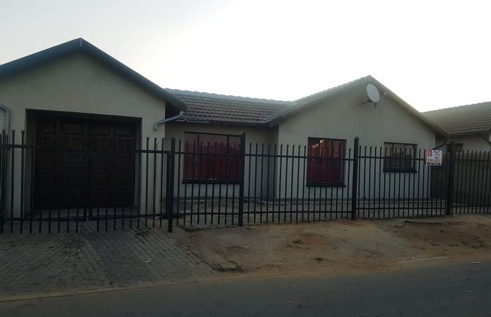 Property #2190735, House rental monthly in Lotus Gardens