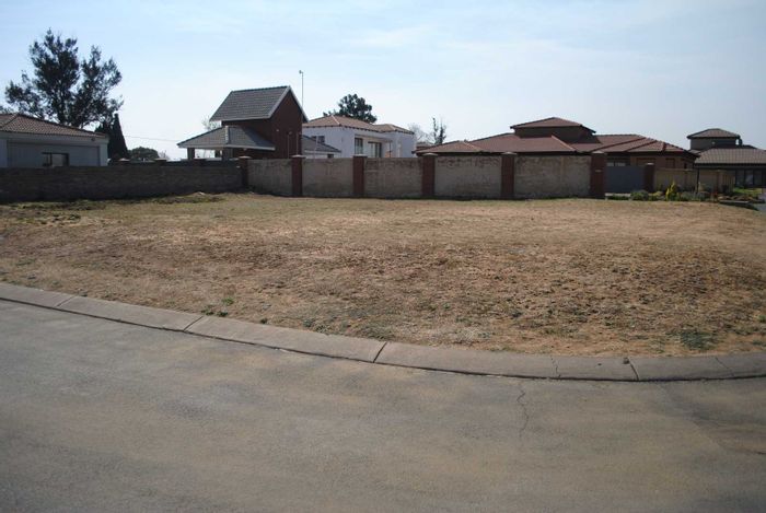 Vacant Land Residential in Risiville For Sale - 534 m² for your dream home.