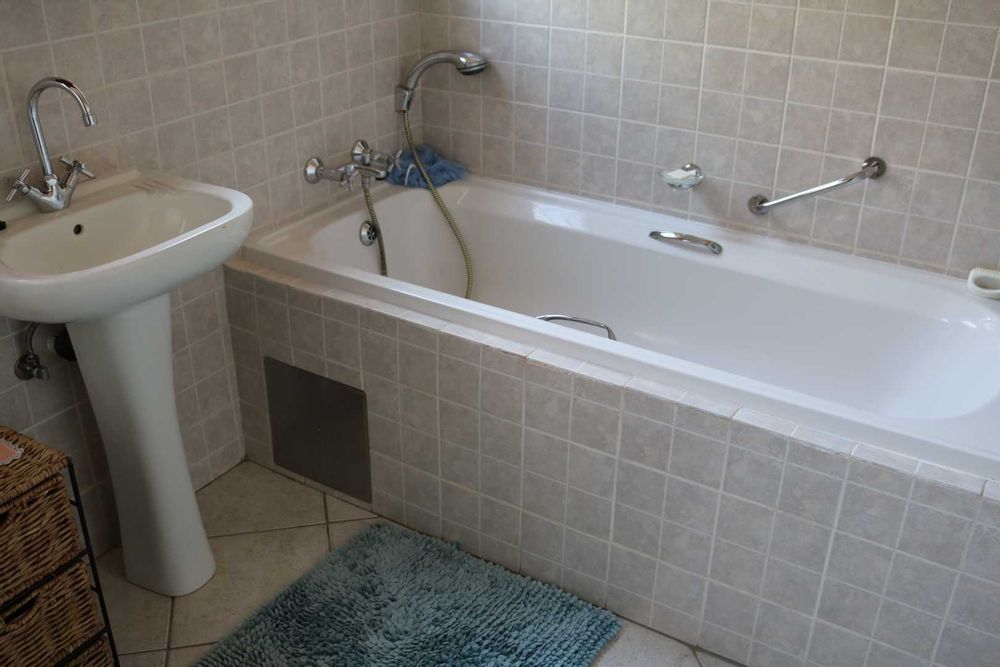 Bathroom: Shower, Bath and Basin