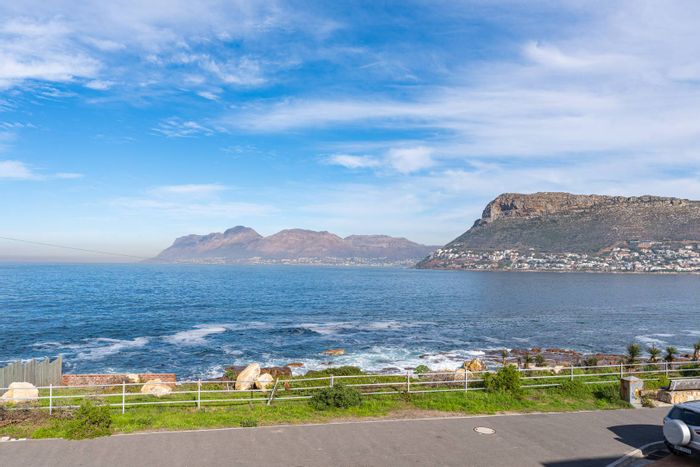 Kalk Bay House For Sale: Stunning Sea Views, Flatlet, Walk to Beaches & Shops