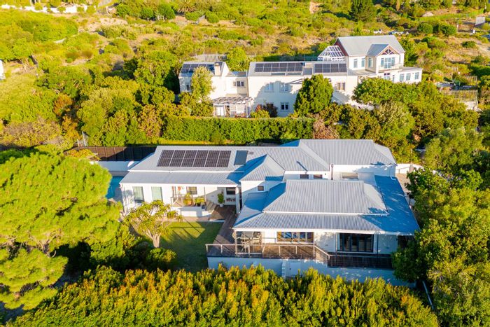 Bokkemanskloof House For Sale: Eco-friendly, off-grid living with pool and guest suite.