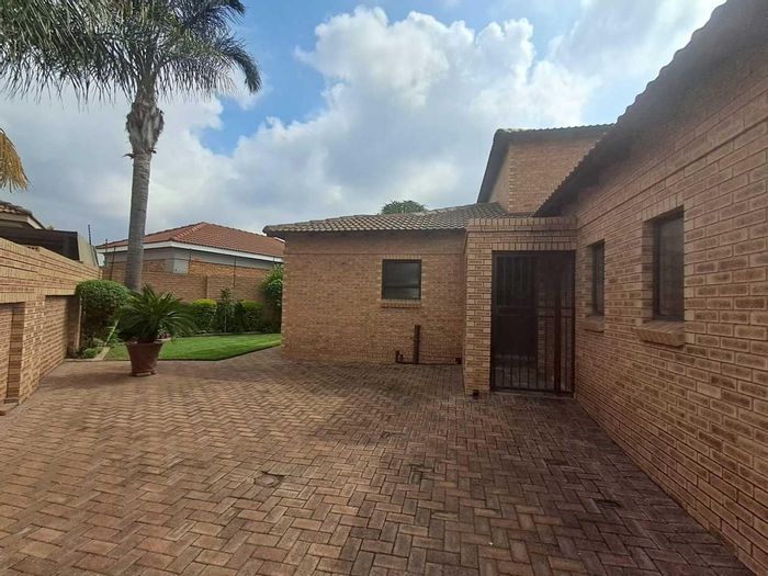 For Sale: Pet-friendly cluster in New Market Park with garden and security.