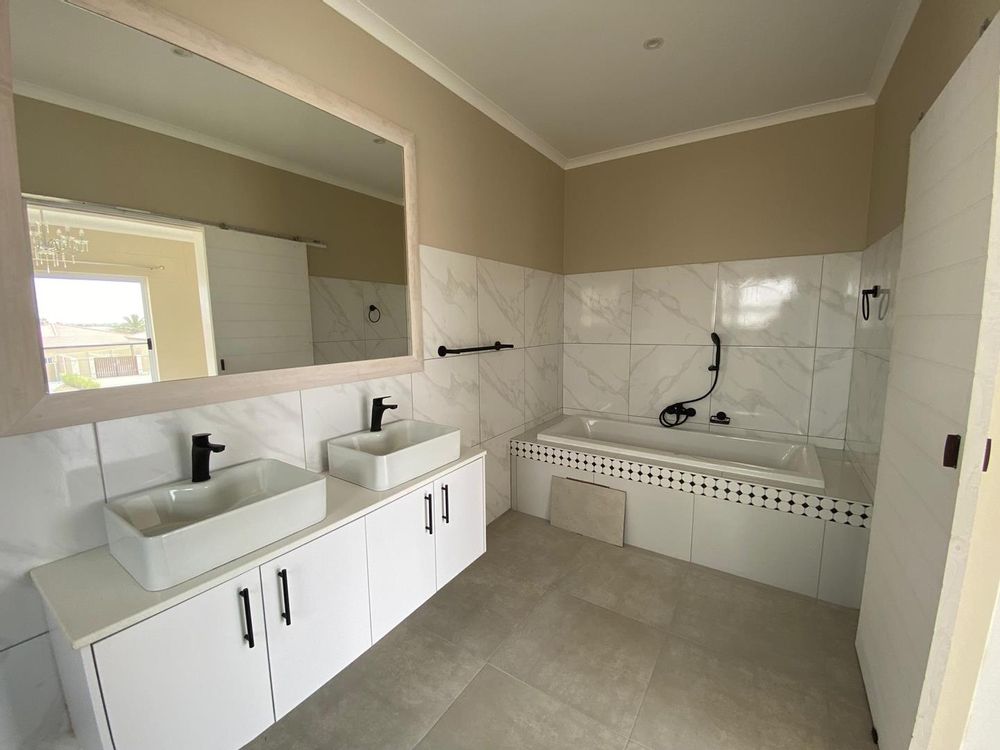 Main bedroom, En-suite