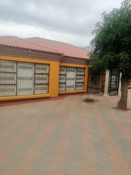 Property #2137538, House for sale in Mandela Village