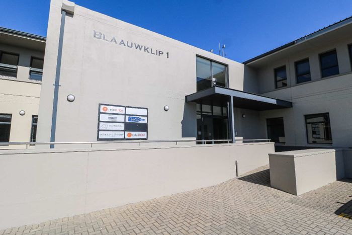 Jamestown Office To Rent: 129 sqm, air conditioning, parking, boardroom, and kitchen.