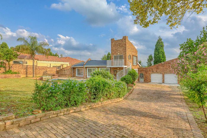 Property #2211320, House rental monthly in Sunninghill