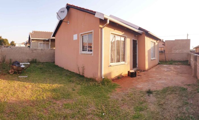 Property #2198317, House rental monthly in Mahube Valley & Ext