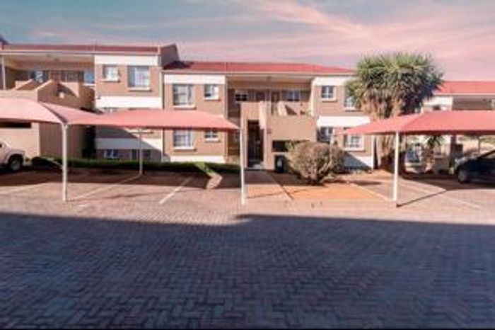 For Sale: Townhouse in Winchester Hills with 2 bedrooms, garage, near schools and shops.