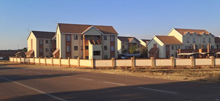 2-Bedroom Apartment For Sale in The Orchards with secure parking and amenities nearby.