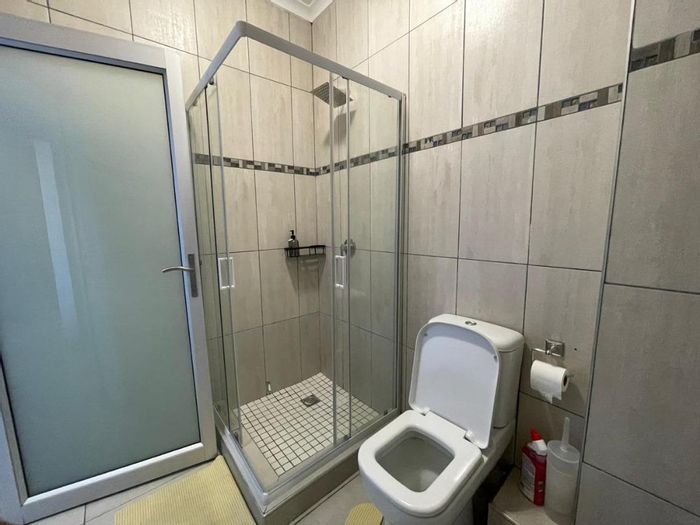 2-Bedroom Apartment To Rent in Klein Windhoek with secure complex and amenities.