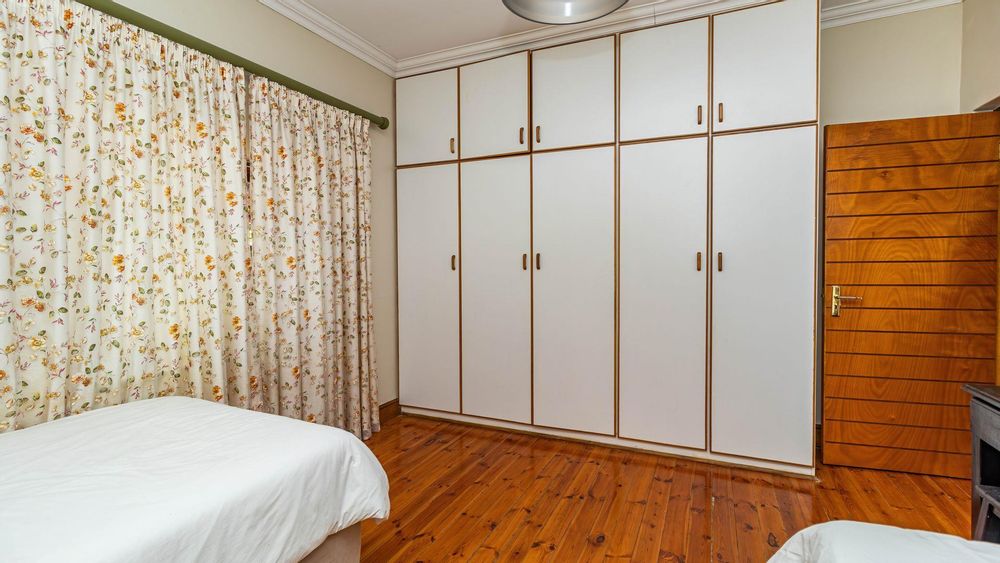 1st Floor - Guest Bedroom