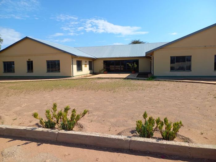 Property #2248102, Business rental monthly in Otjiwarongo Central