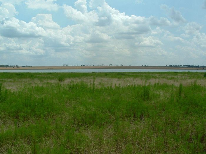 Prime 6ha vacant land in Deneysville Central, ESKOM electricity, for sale.