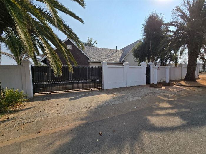 For Sale: House in Van Riebeeck Park with pool, granny flat, and double garage.