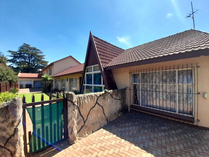 Property #2135359, House for sale in Brenthurst