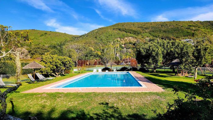 Brenton On Lake House For Sale: 3 bedrooms, pool, tennis courts, secure living.