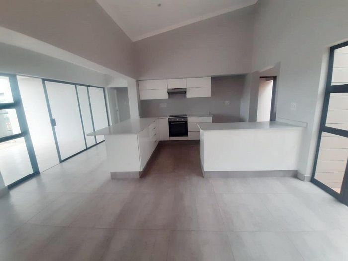 Property #2416259, House Rental Monthly in Palm Lakes Estates