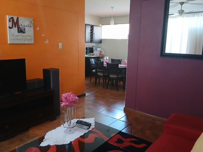2-Bedroom Apartment in Kempton Park Central For Sale with Garden and 24-Hour Security.